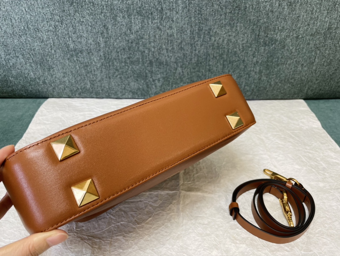 Valentino_Garavani_StudS